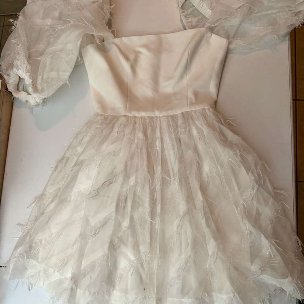 Black Halo White Textured Dress - Picture 3 of 7